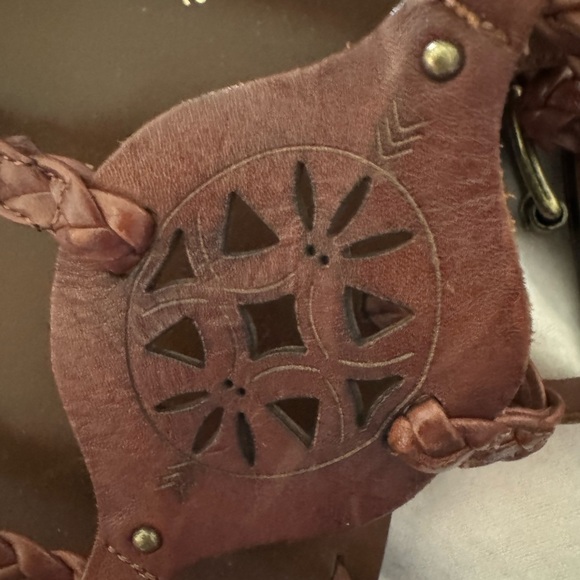 JUICY COUTURE Brown Strappy Sandals with Cutout Design - Picture 6 of 11